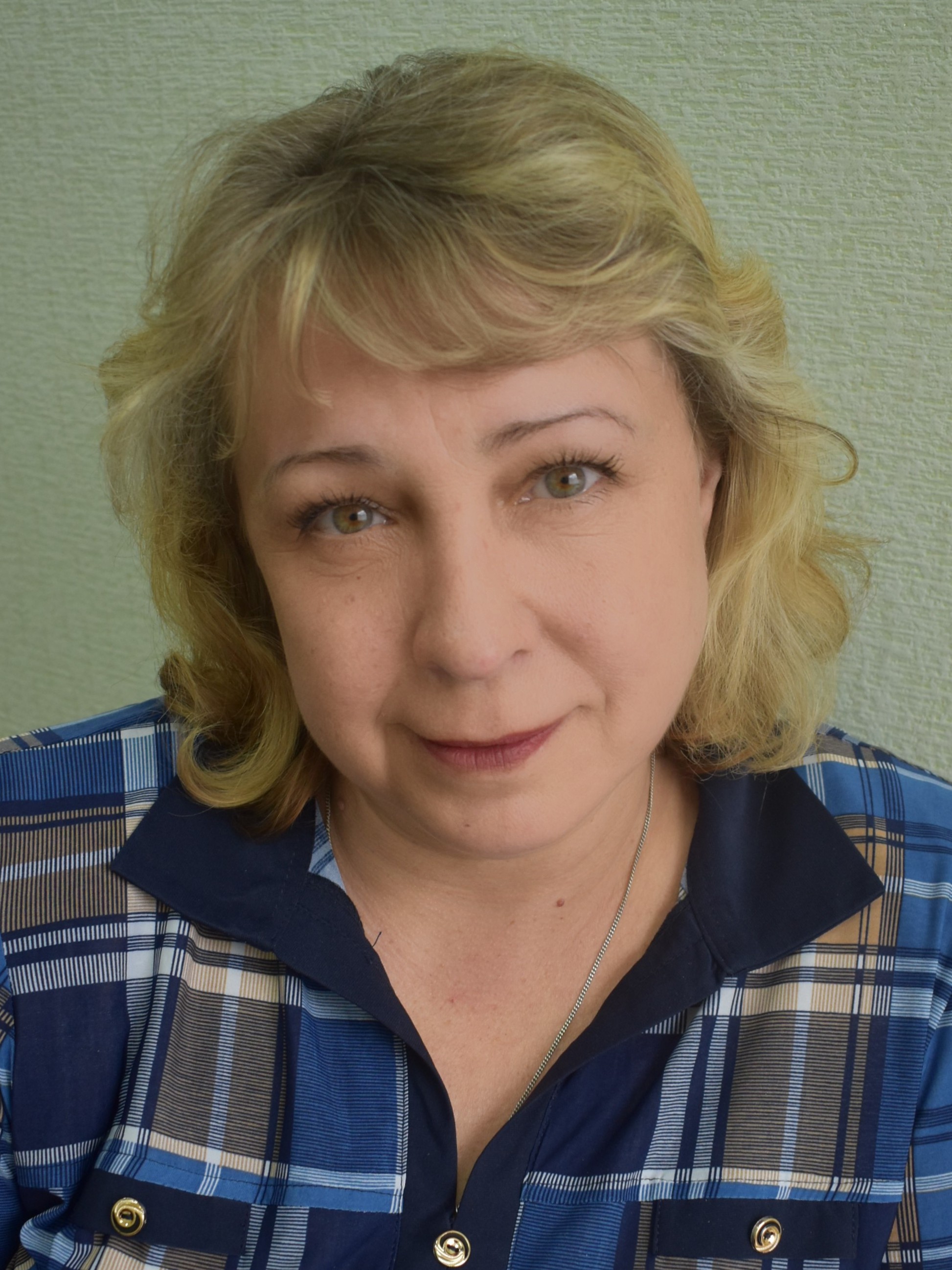Мерзлякова Лариса Юрьевна.